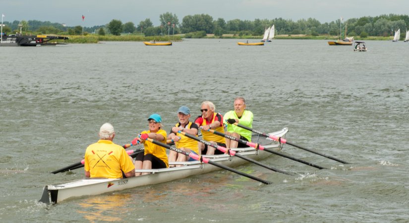 Roeien in meerpersoonsboten per 1 juli weer toegestaan